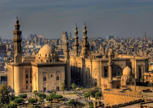Каир - это крупнейший город Арабского мира и Африки